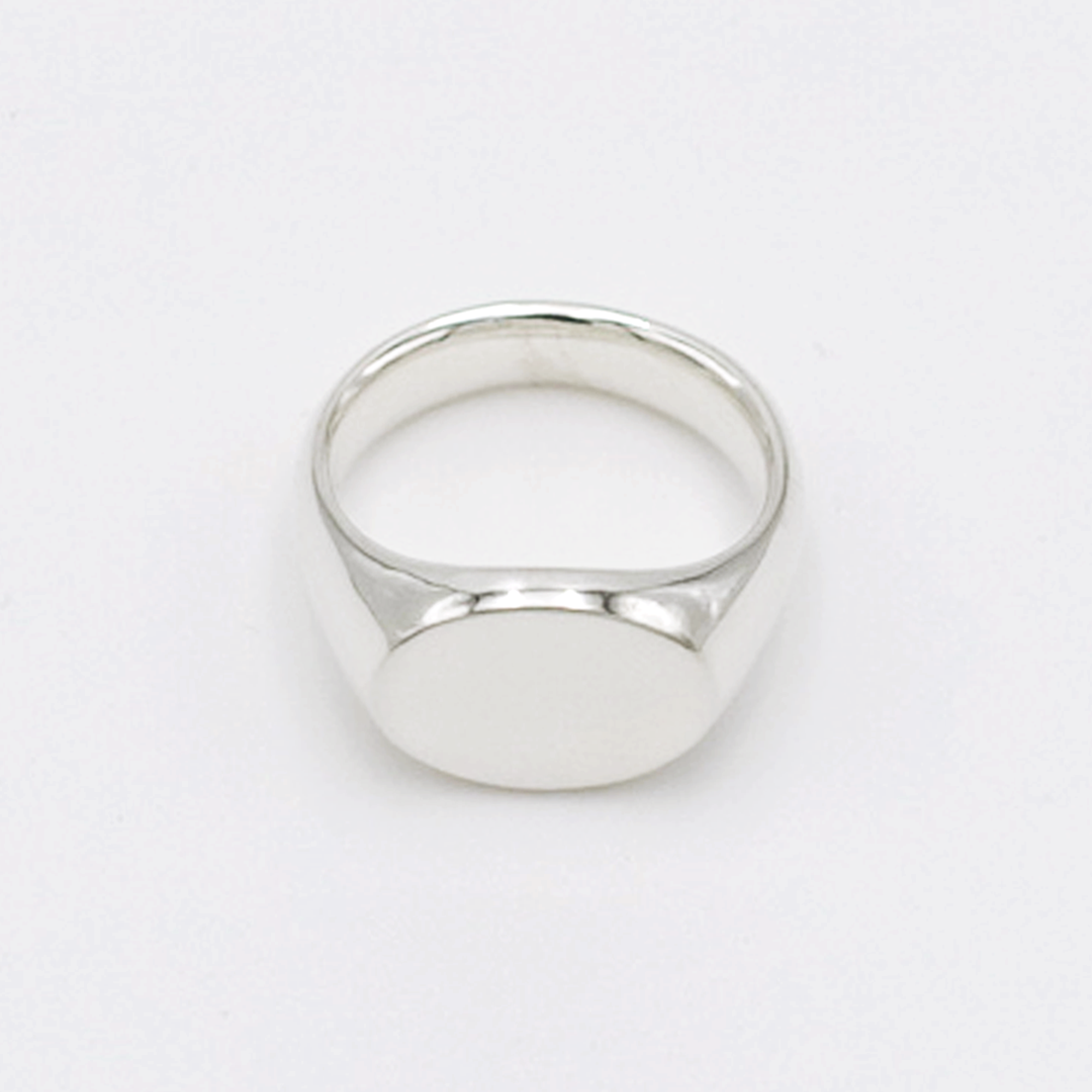 Signet Ring Round Wide | Independent Flowers & Co.
